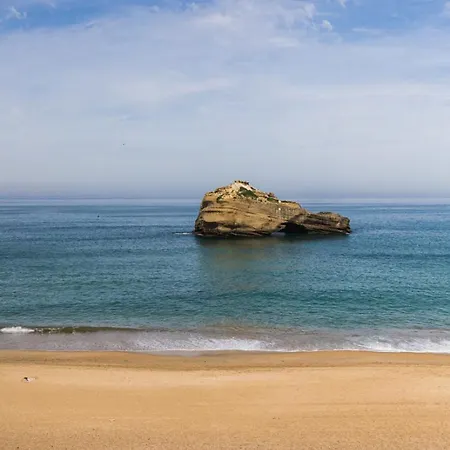 Miramar Plage - - * Biarritz